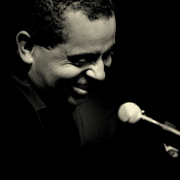 GREGORY CHARLES - UNE VOIX, DIX DOIGTS