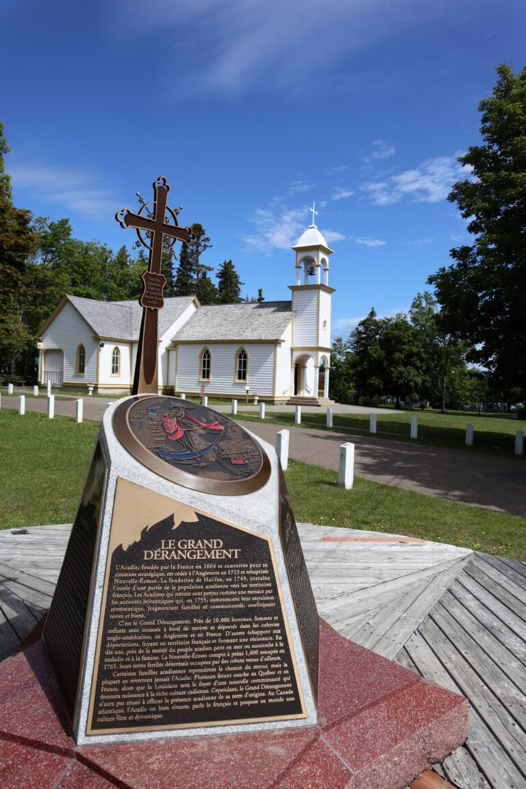 monument-le-grand-derangement-caraquet-sainte-anne-du-bocage